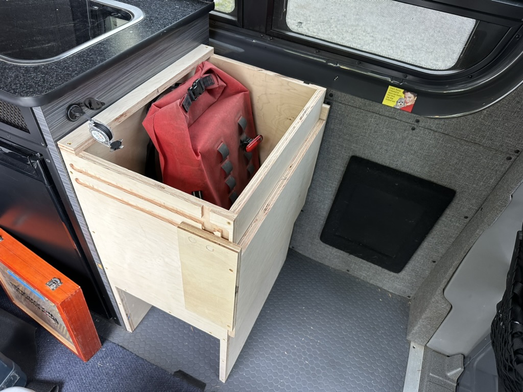 52C6E655-FFA0-44F1-983B-CD7B5496B5AC_1_105_c