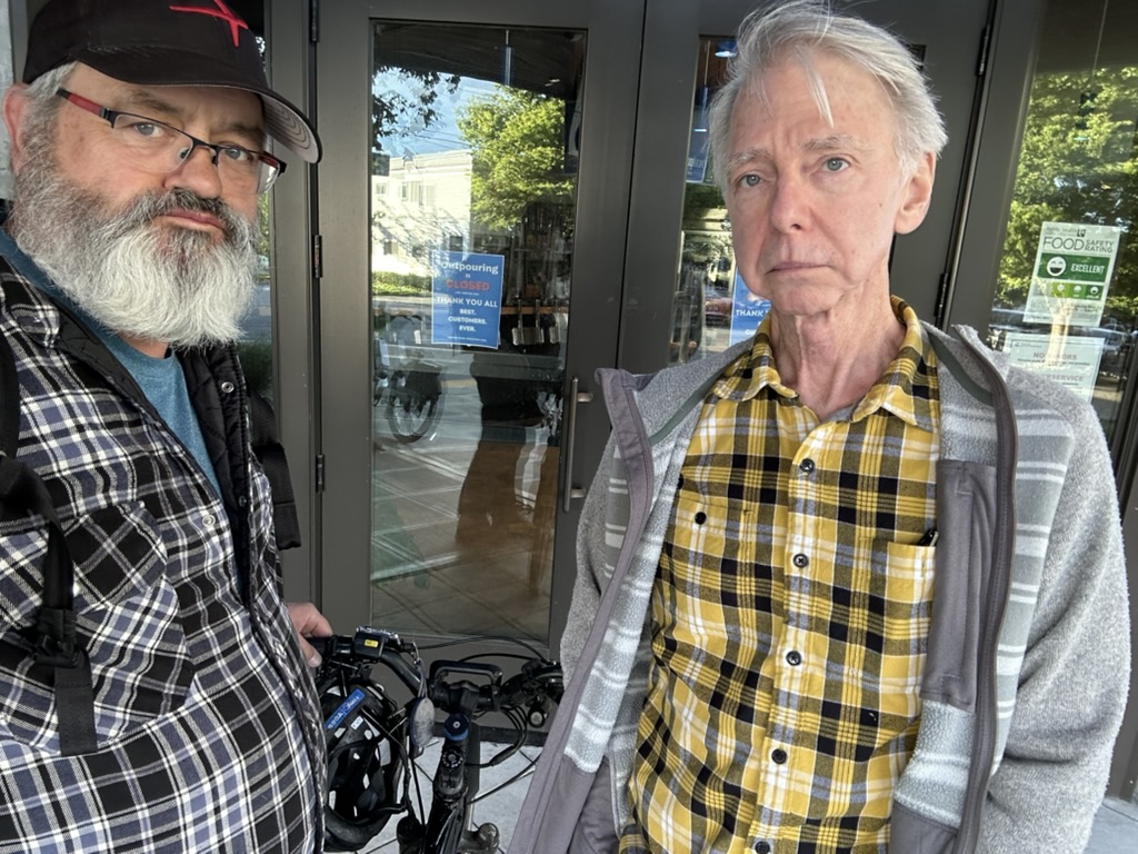 A4C53D34-C5E5-4EF6-8ED3-BEFC9CCD1953_1_105_c