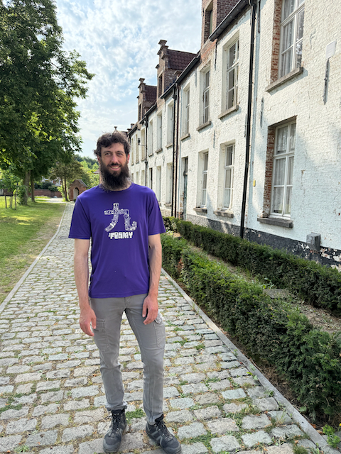 Alex at teh  beguinage in Dendermonde