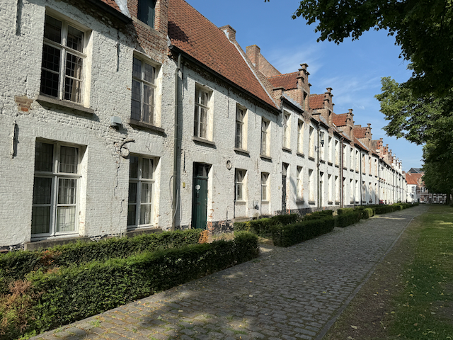 Antoher view of the homes in the beguinage of Dendermonde