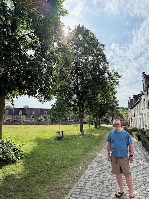 Dan at the beguinage in Dendermonde