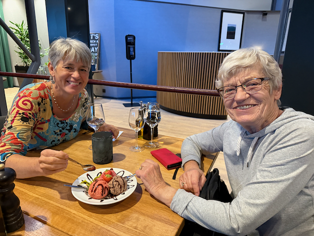 Dinner was quite good, and so was desert