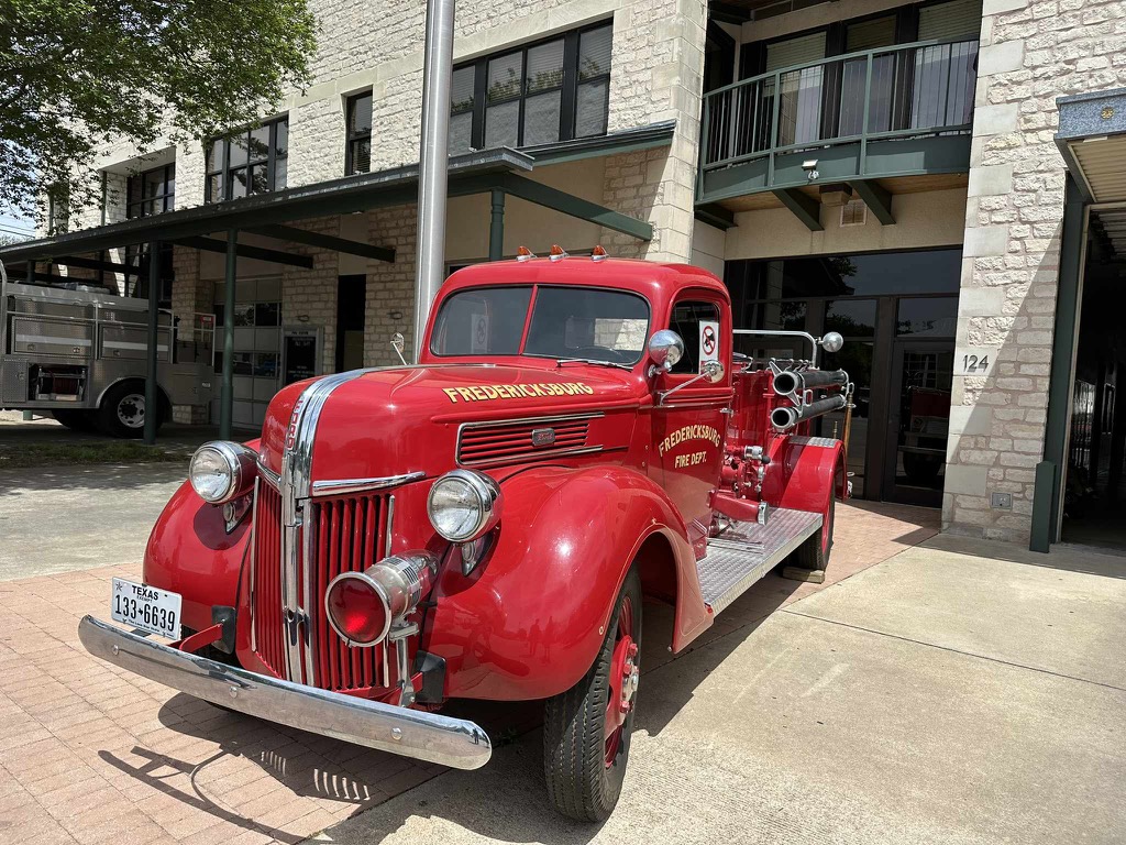 E4EE4F19-4541-4545-95E0-AB11C2B67E6D_1_102_o