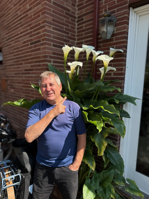 We had a nice BBQ at Kirk's place, and his Lillies are taller then he is!