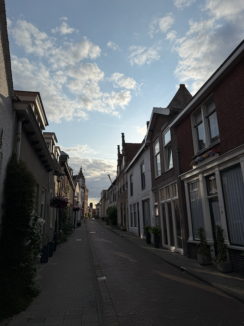 More street scenes in Tholen