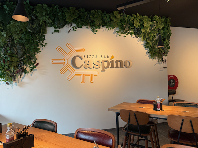 great pizza place for dinner in Antwerp with Lewis and his Family